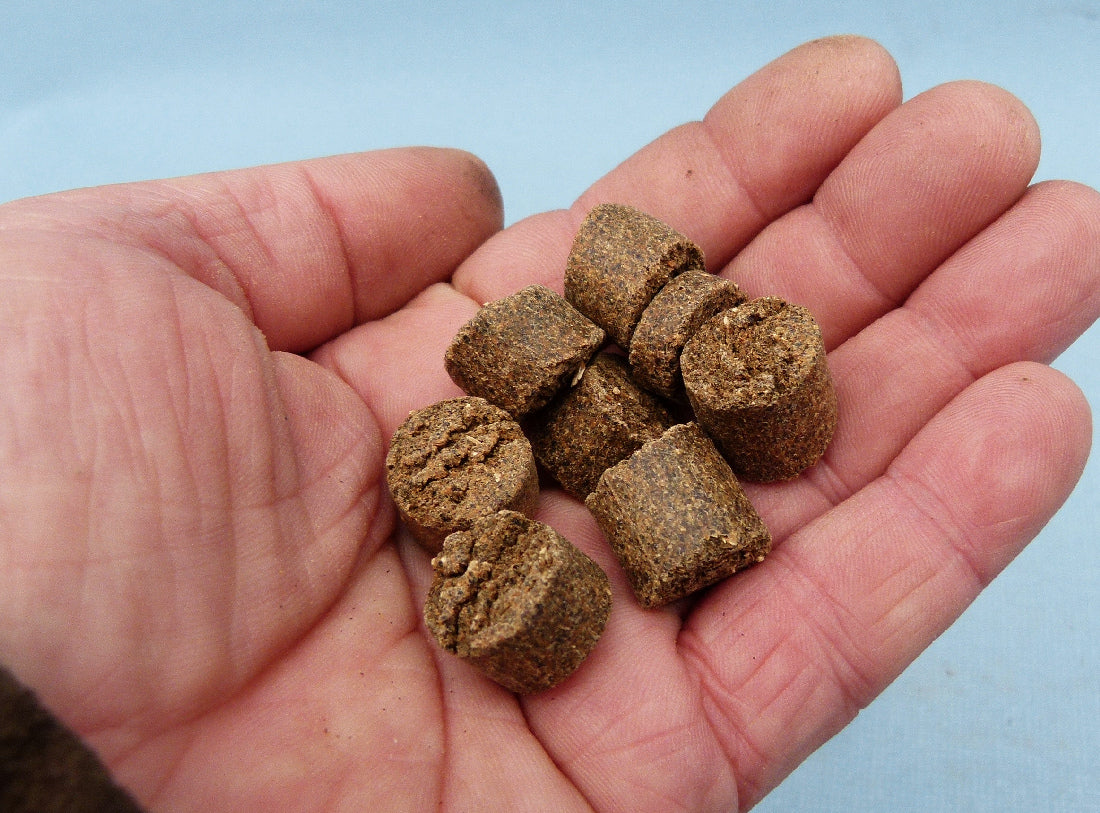 Small rapeseed pellet bonsai fertiliser.