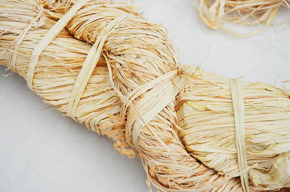 Raffia Extra Long - 1Kg Hank - Natural Colour